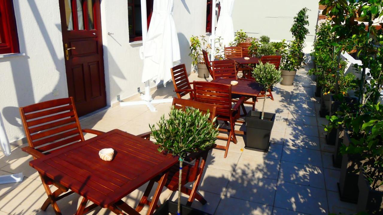 Theasis Athens Bed and Breakfast Exteriör bild