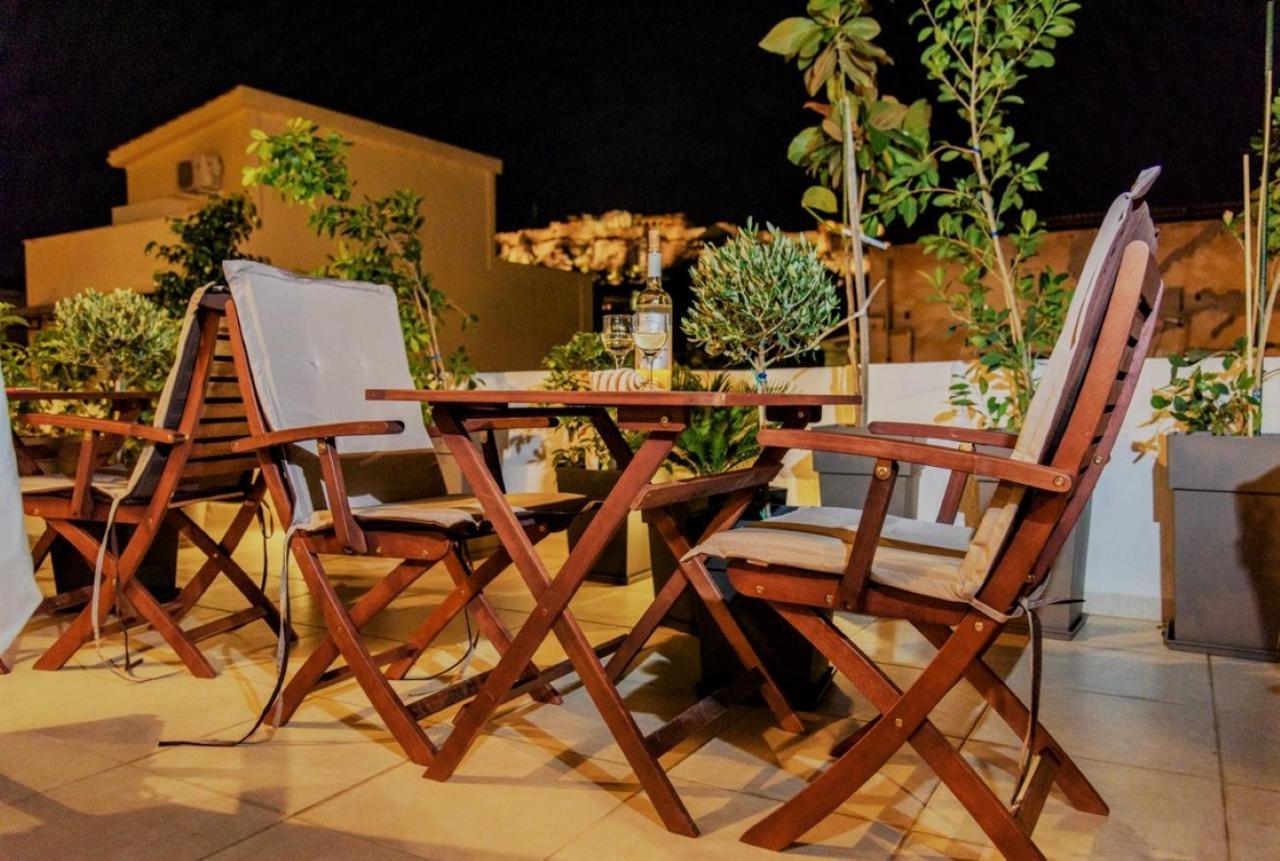 Theasis Athens Bed and Breakfast Exteriör bild