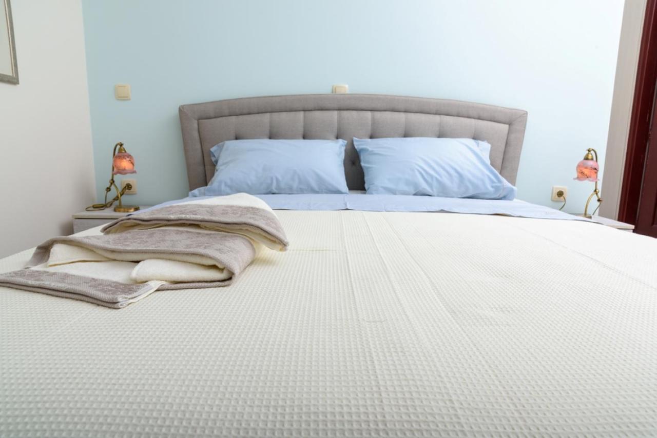 Theasis Athens Bed and Breakfast Exteriör bild