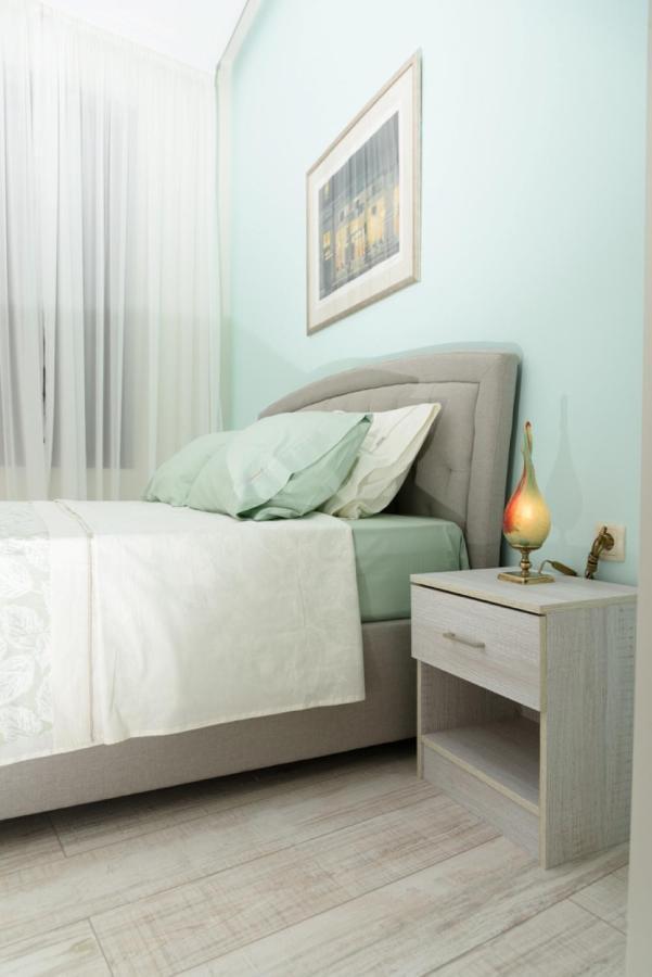 Theasis Athens Bed and Breakfast Exteriör bild