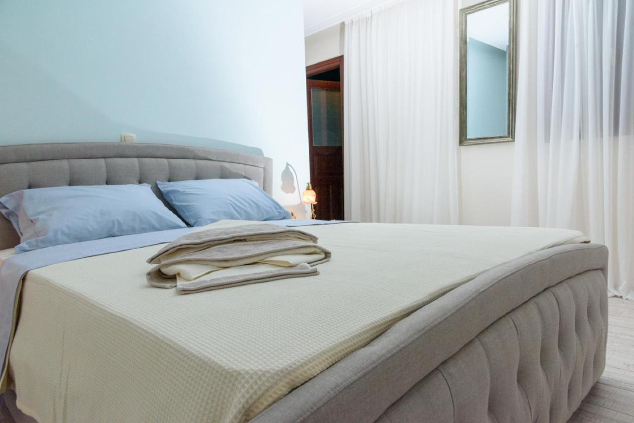 Theasis Athens Bed and Breakfast Exteriör bild
