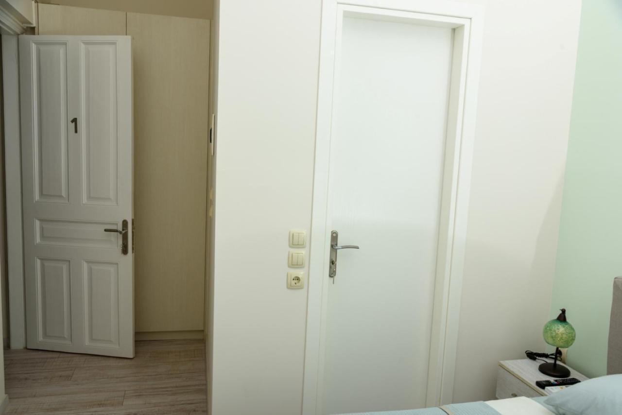 Theasis Athens Bed and Breakfast Exteriör bild