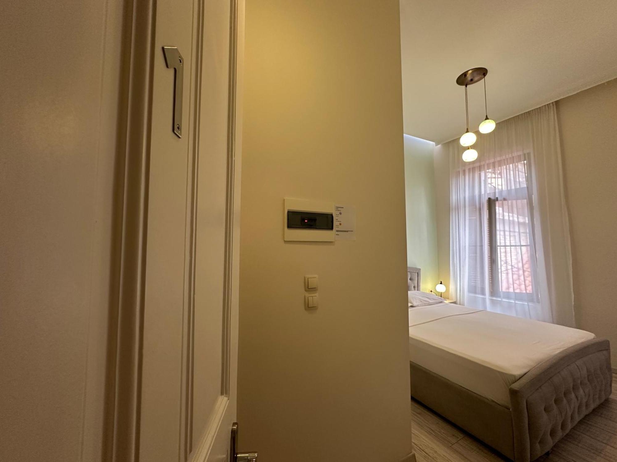 Theasis Athens Bed and Breakfast Exteriör bild